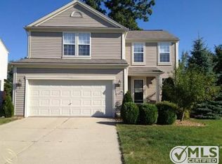 1628 Pebble Beach Dr, Pontiac, MI 48340