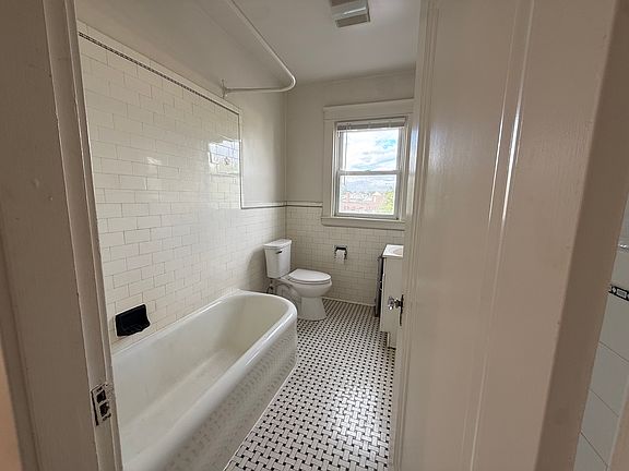 3rd image of 111 Medway St APT 17