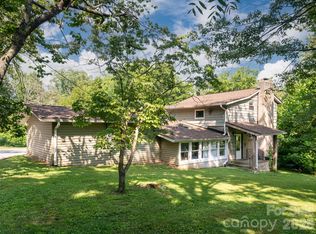 61 Sherwood Forest Dr, Arden, NC 28704