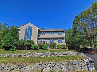 105 Overlook Dr, Holliston, MA 01746
