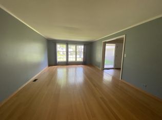 3537 Winnetka Rd, Glenview, IL 60026