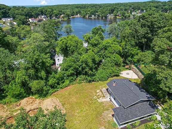 3rd image of 16 Overlook Terrace