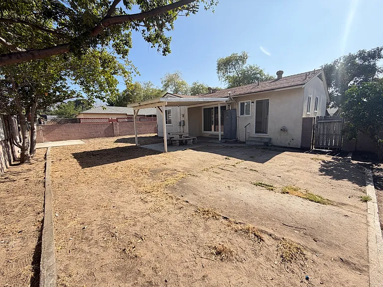3552 N Alameda Ave — Photo 22