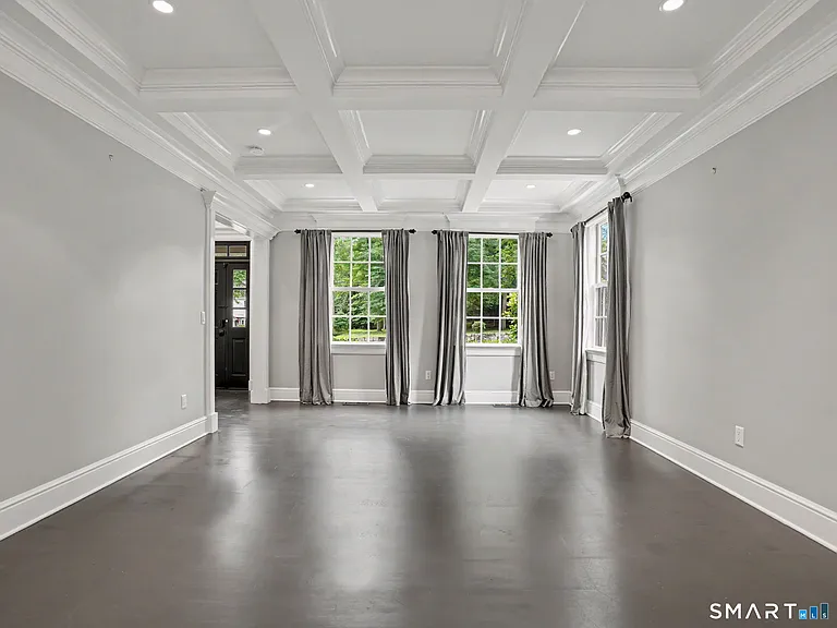16 Overbrook Ln — Photo 3