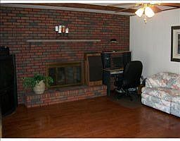 2nd image of 2 Shagbark Ct