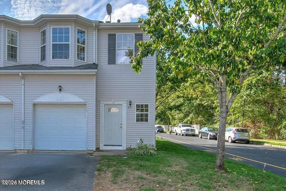 3 bed, 2.5 bath, $2,800 — Photo 1