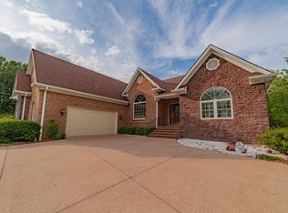 2 Groveway Blvd, Paducah, KY 42001