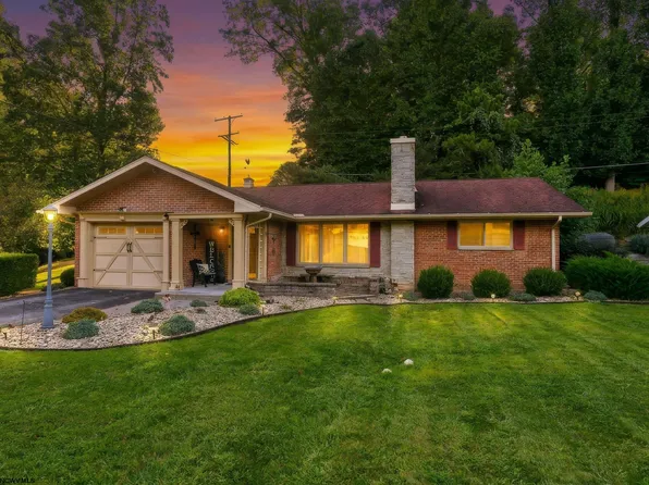 965 Coleman Ave, Fairmont, WV 26554