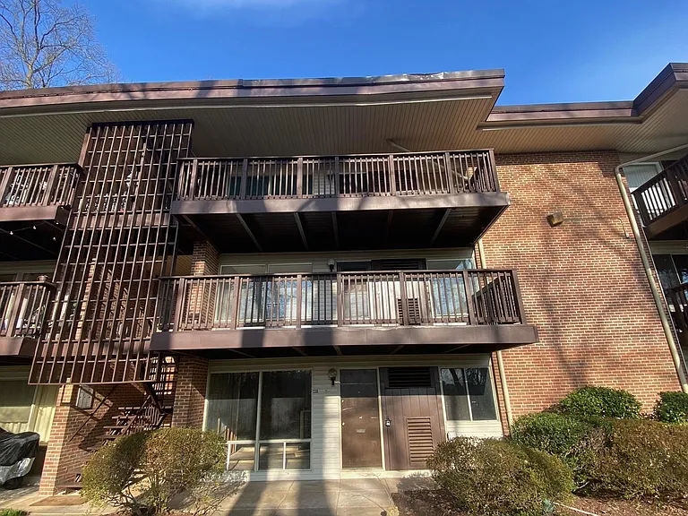180 Talbott St — Photo 15