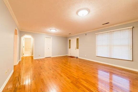 4th image of 1001 Colfax Ave