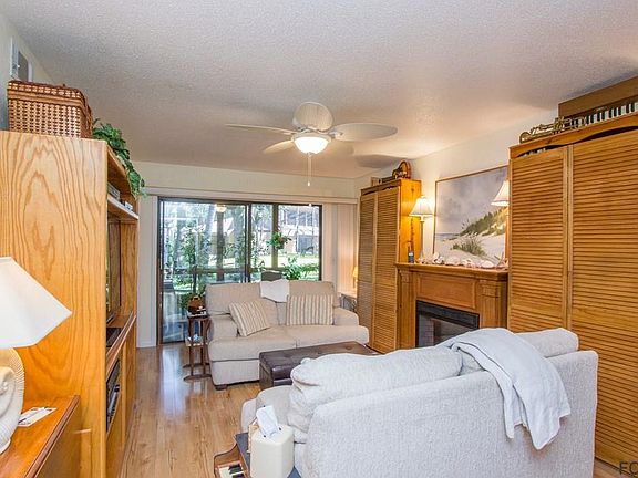 3rd image of 17 Fairways Cir #17