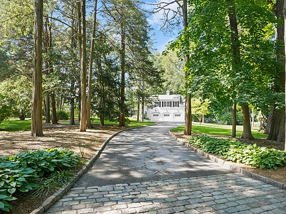 2nd image of 66 Dogwood Ln