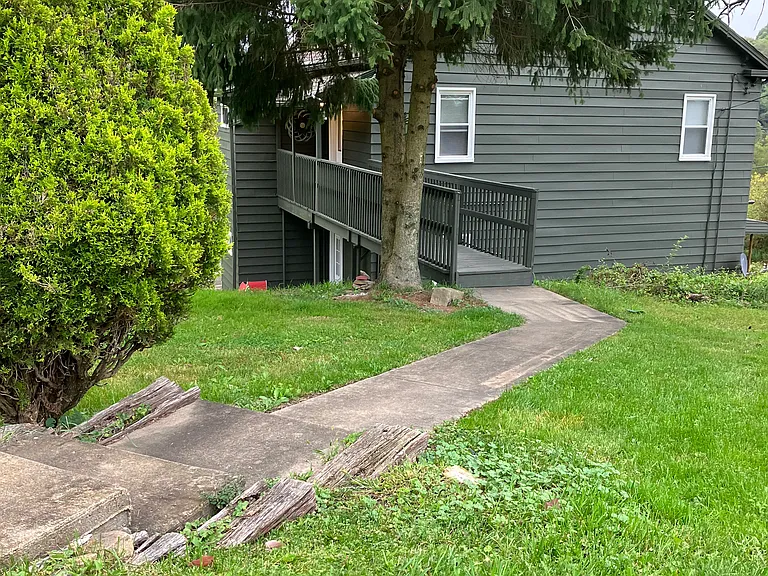 301 Keck Rd #3 — Photo 2