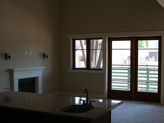 3rd image of 140 N Vermont Ave APT B