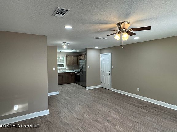 4th image of 4 Woodcock Cir