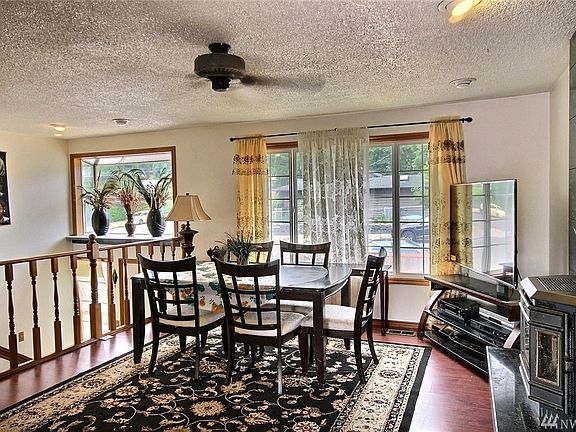 Another angle of the living room looking towards the entry.