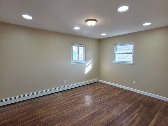5th image of 46 Radcliffe Rd APT 2