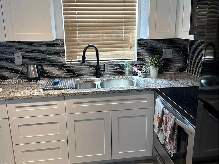 3048 E Sunrise Lakes Dr #421 — Photo 8