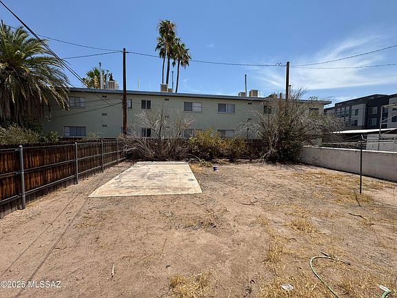 5th image of 110 N Tyndall Ave