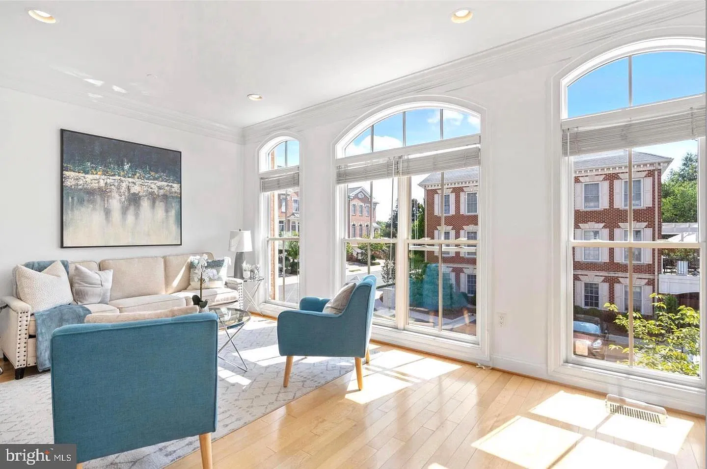 3 bed, 4.5 bath, 3018 sqft, $6,000 — Photo 4