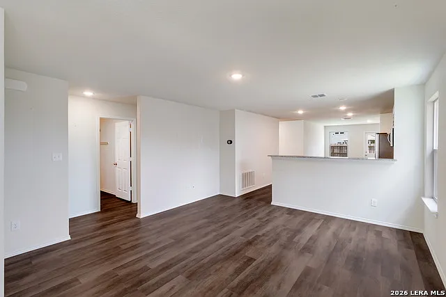 3 bed, 1510 sqft, $1,600 — Photo 2