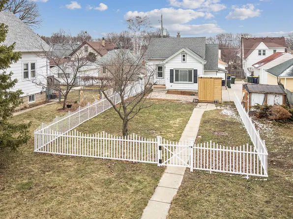 2252 S 66th St, West Allis, WI 53219