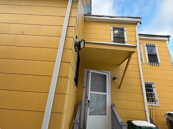 2nd image of 83 Deshler St #2