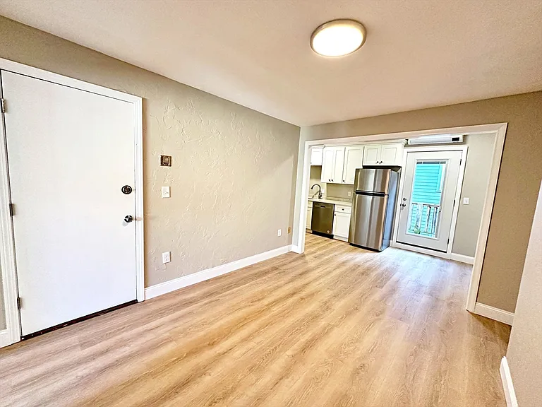 89 Cottage St #2 — Photo 10
