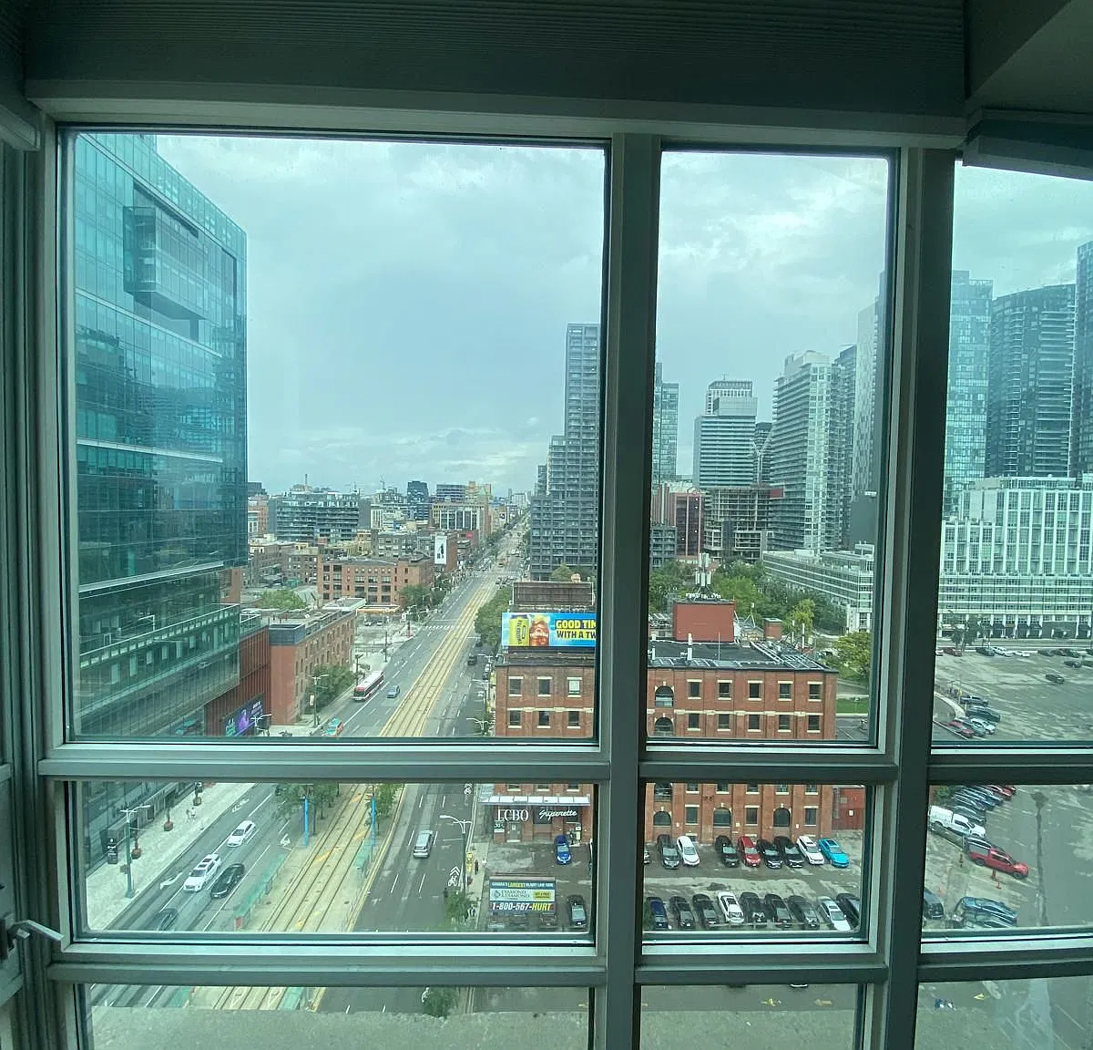 Apex Condos — Photo 3