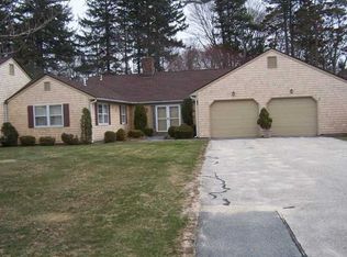 62 Belmont Dr, Portsmouth, RI 02871