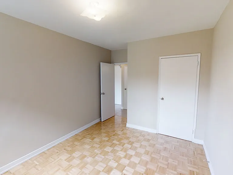 730 Ontario St — Photo 10