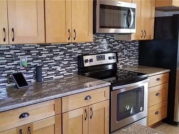 4th image of 1510 Kaylor Ct NE