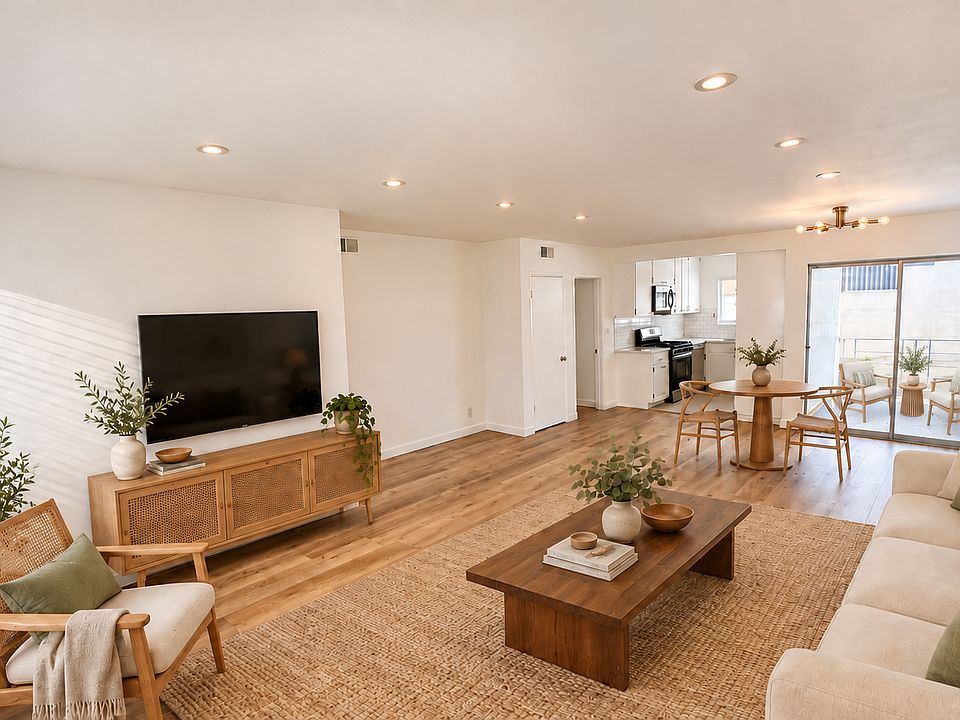 1st image of 917 6th St APT 6