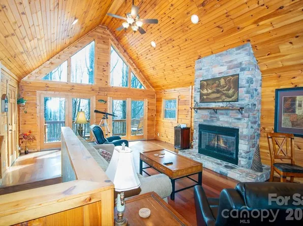 675 Forest Valley Rd, Sylva, NC 28779