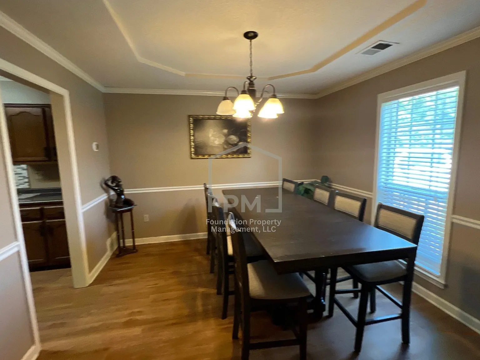 1095 Carriage Drive South - 1 — Photo 2