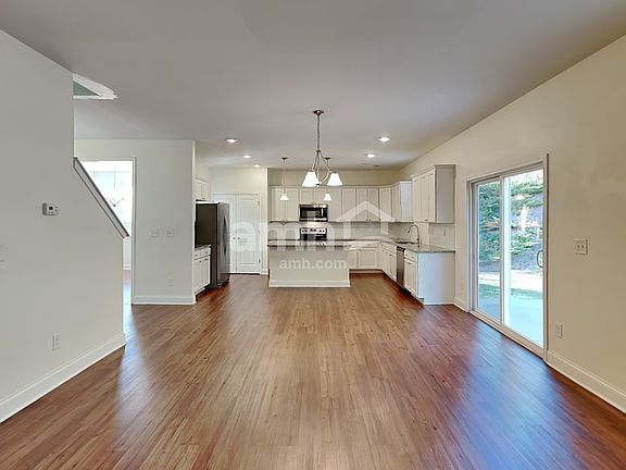 5th image of 206 S Fork Ln