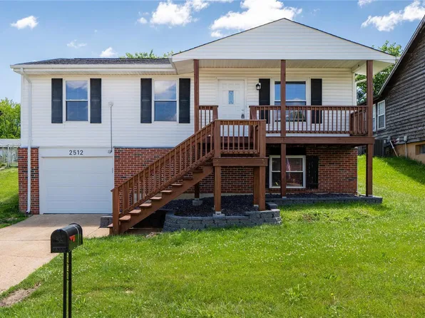 2512 Wellesley Dr, High Ridge, MO 63049