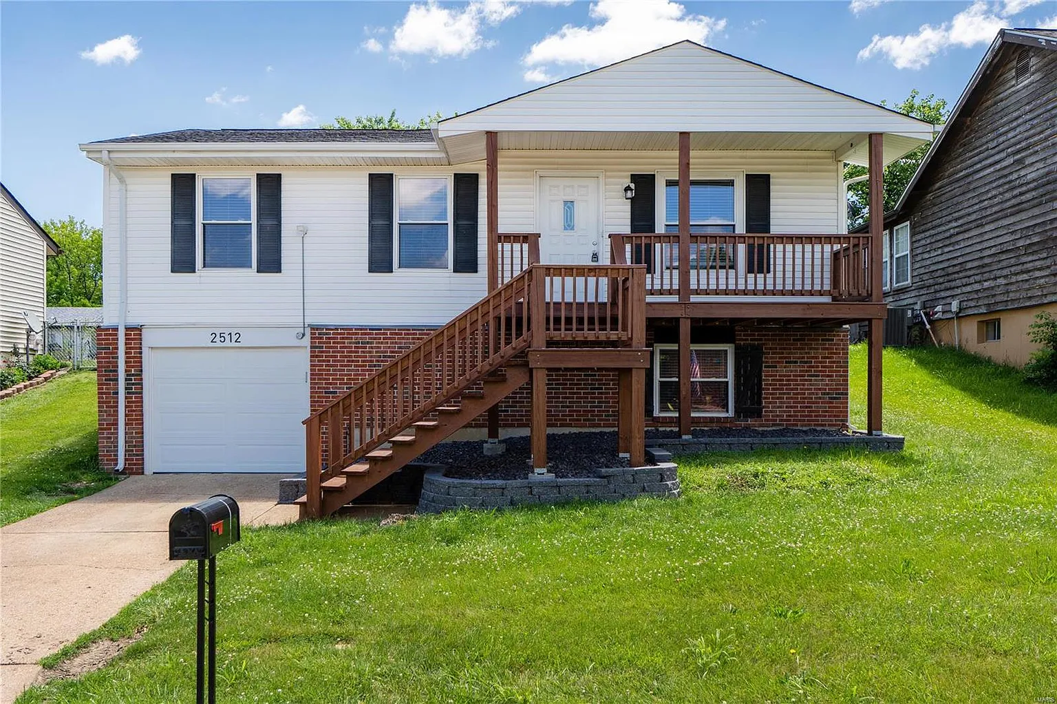 2512 Wellesley Dr photo 1