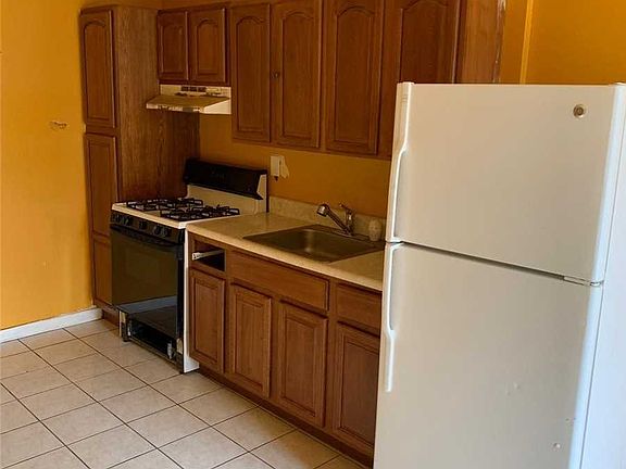 5th image of 11143 144th St