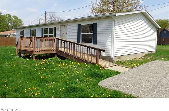 1st image of 419 Fetter Ln E