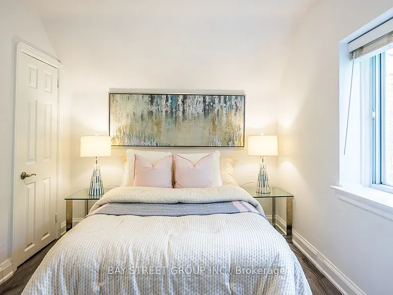 12 Craigmore Cres #MAIN FL — Photo 26