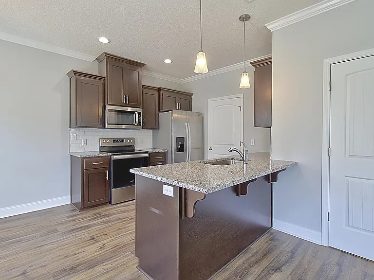 554 Fairview Cir — Photo 10