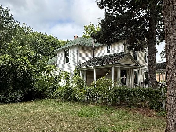 2nd image of 1028 Oak St
