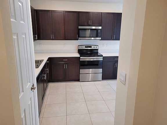 4th image of 3069 NW 5th Pl