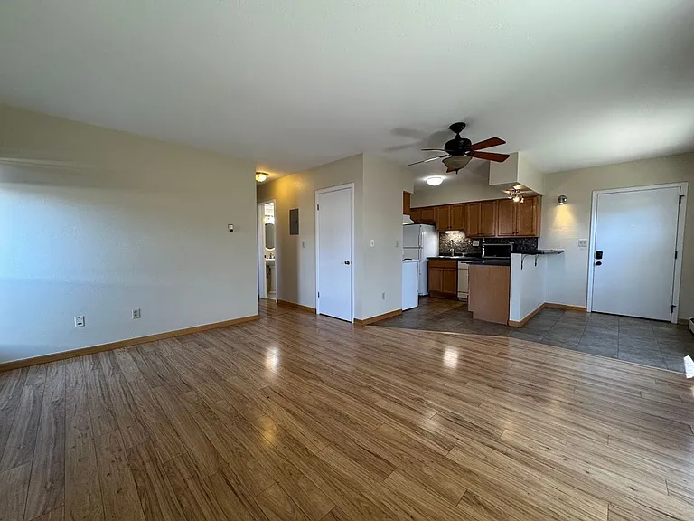 625 Manhattan Pl #109 — Photo 4