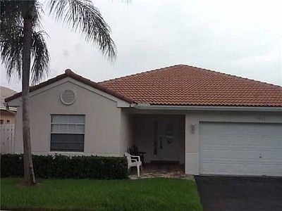 1st image of 1023 NW 124th Ter