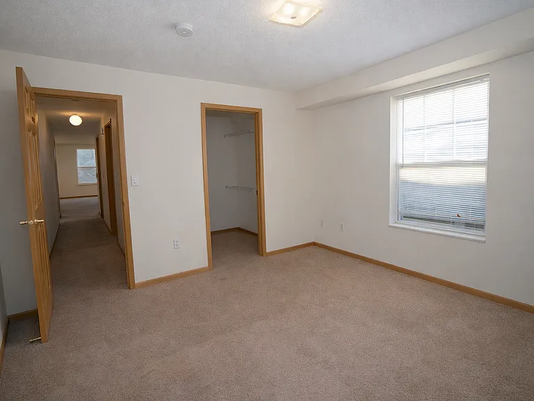Hidden Ponds Apartments — Photo 9