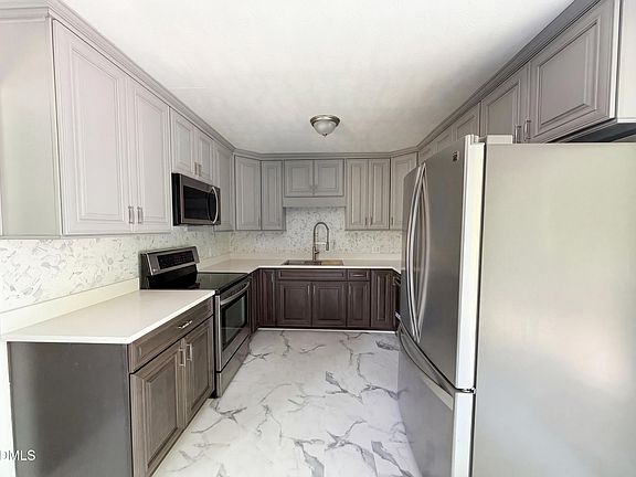 5th image of 2908 Currituck Dr