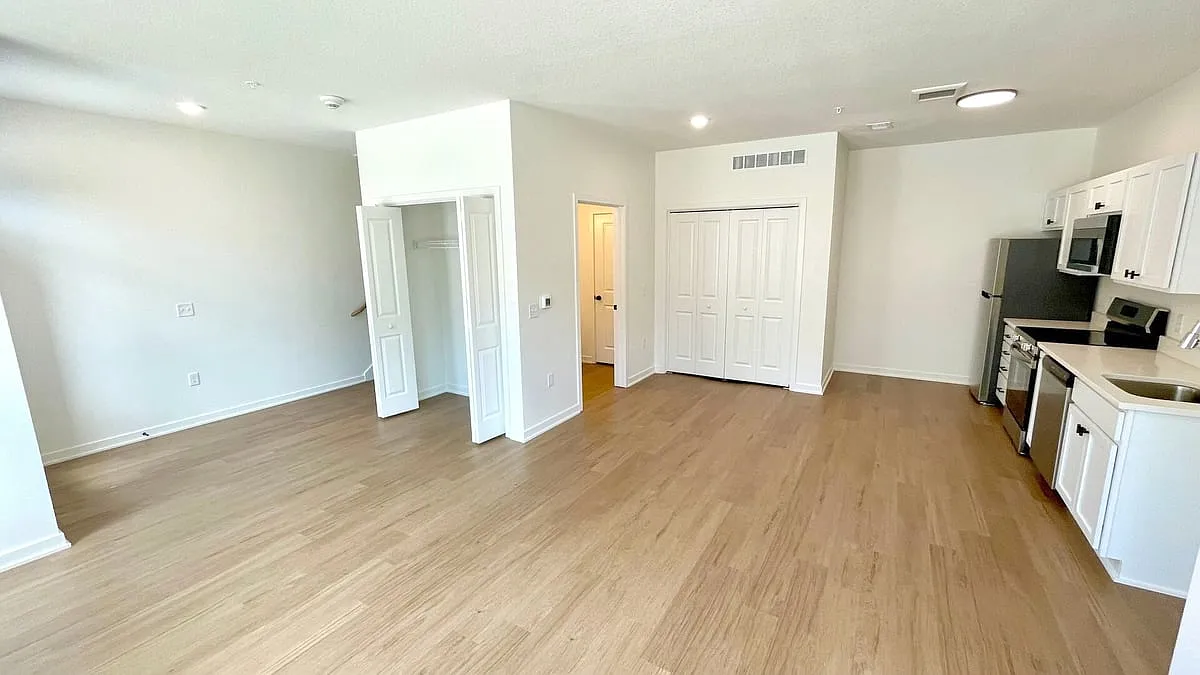 3154 Indianola Avenue 101 — Photo 1