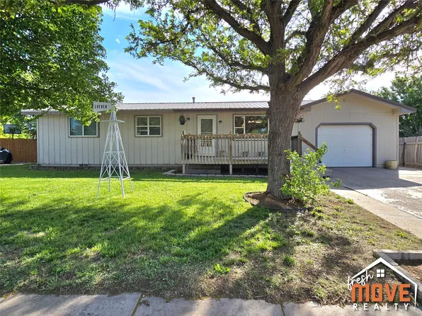 718 N Ridgewood Rd, Ulysses, KS 67880